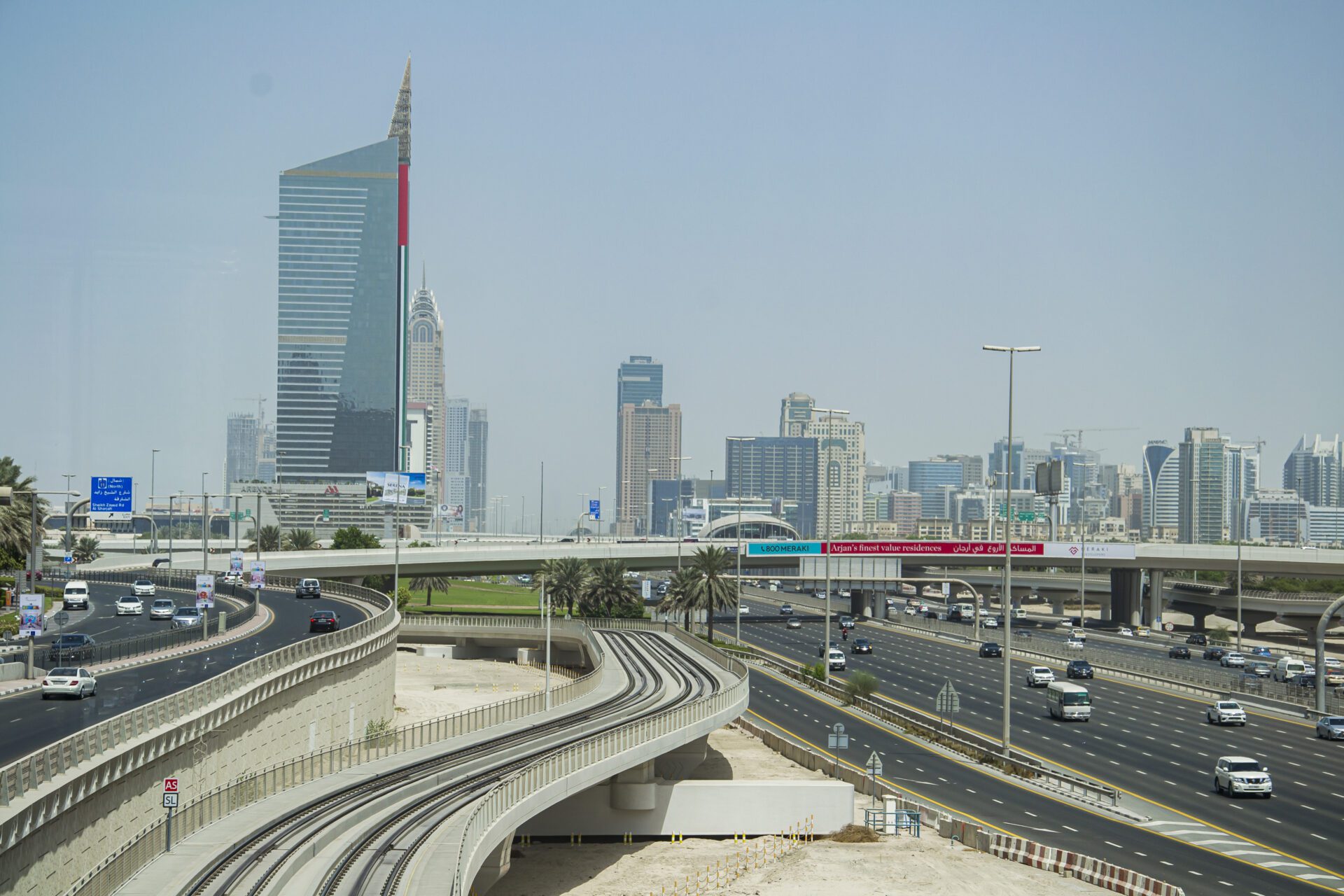 Wynajem auta w Dubaju gdzie TANIO wypożyczyć samochód