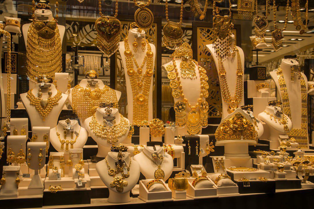 Targ złota w dzielnicy Deira w Dubaju