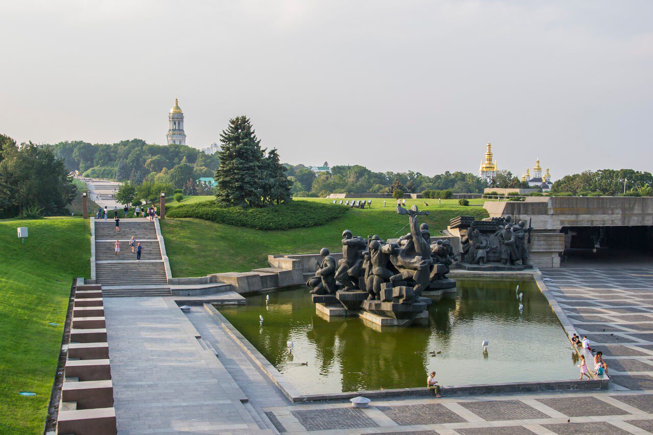 Pomnik Matka Ojczyzna i Muzeum w Kijowie
