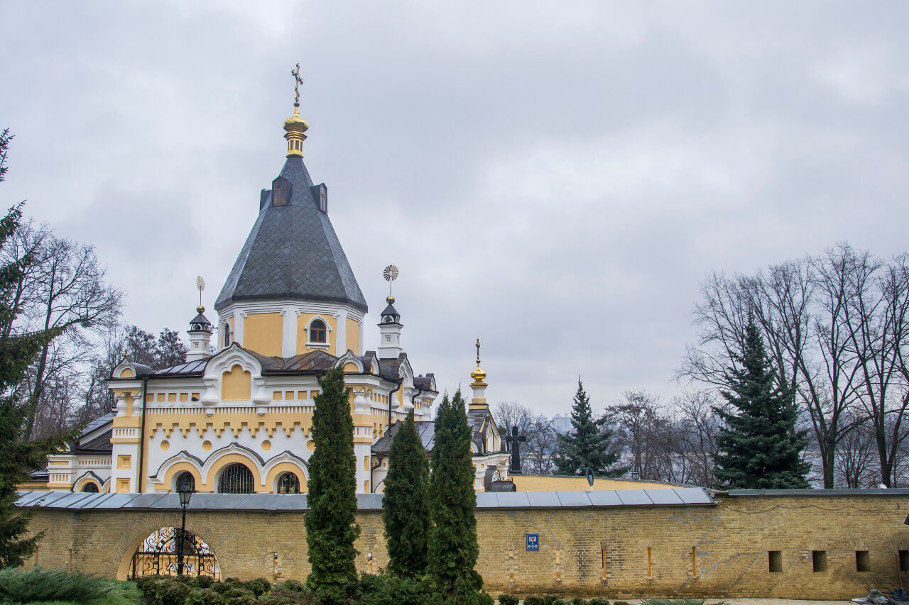 Cerkwie na Ławrze Peczerskiej w Kijowie