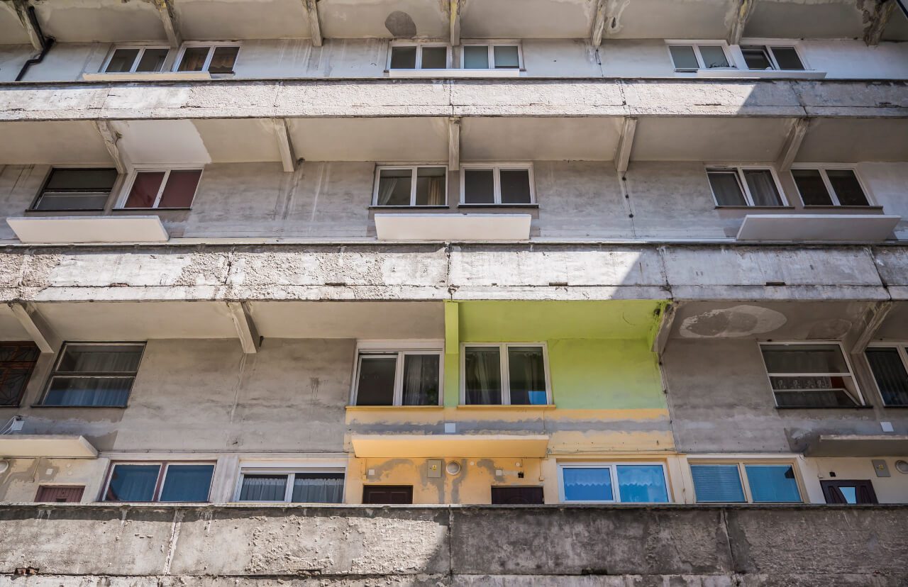 Galerie wejściowe budynku "Mezonetowiec" we Wrocławiu