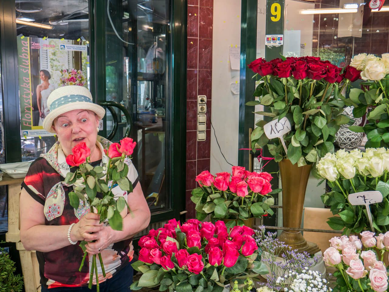 Kwiaciarka na stoisku nr 9 - Plac Solny we Wrocławiu