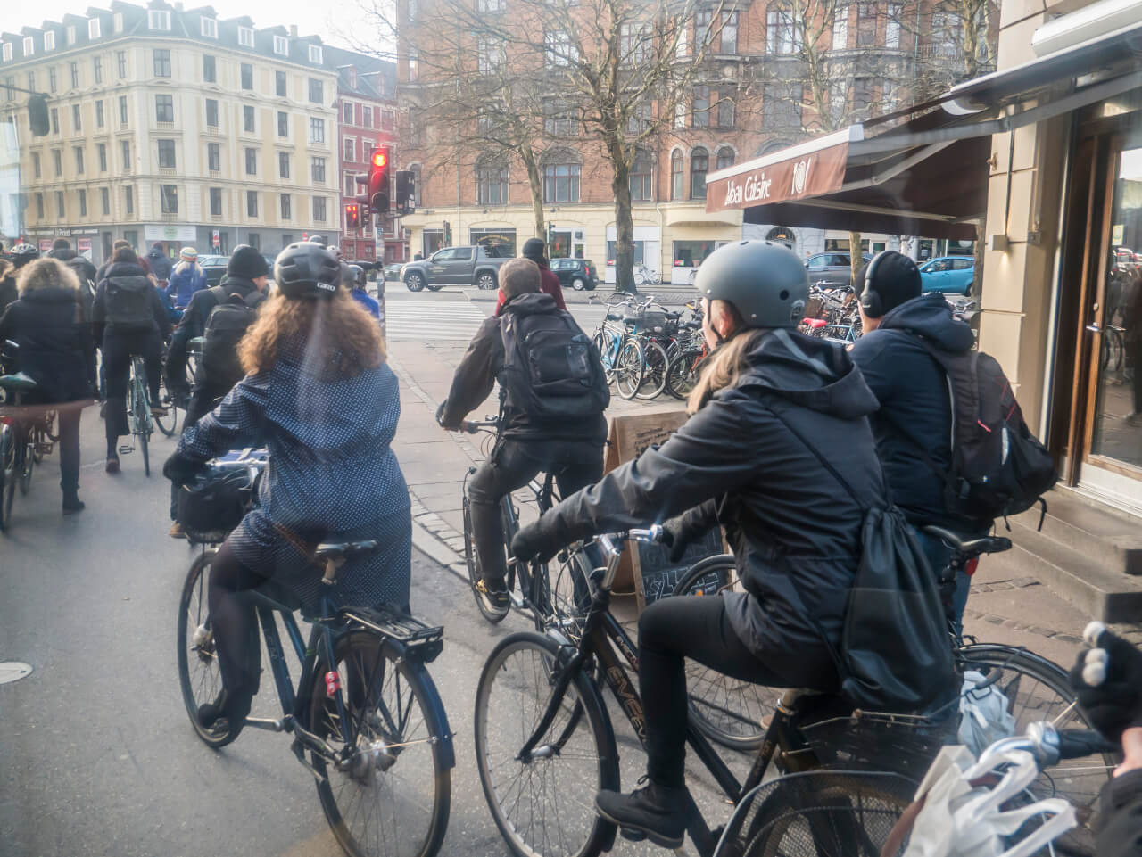 Rowery w Kopenhadze w poniedziałkowy poranek