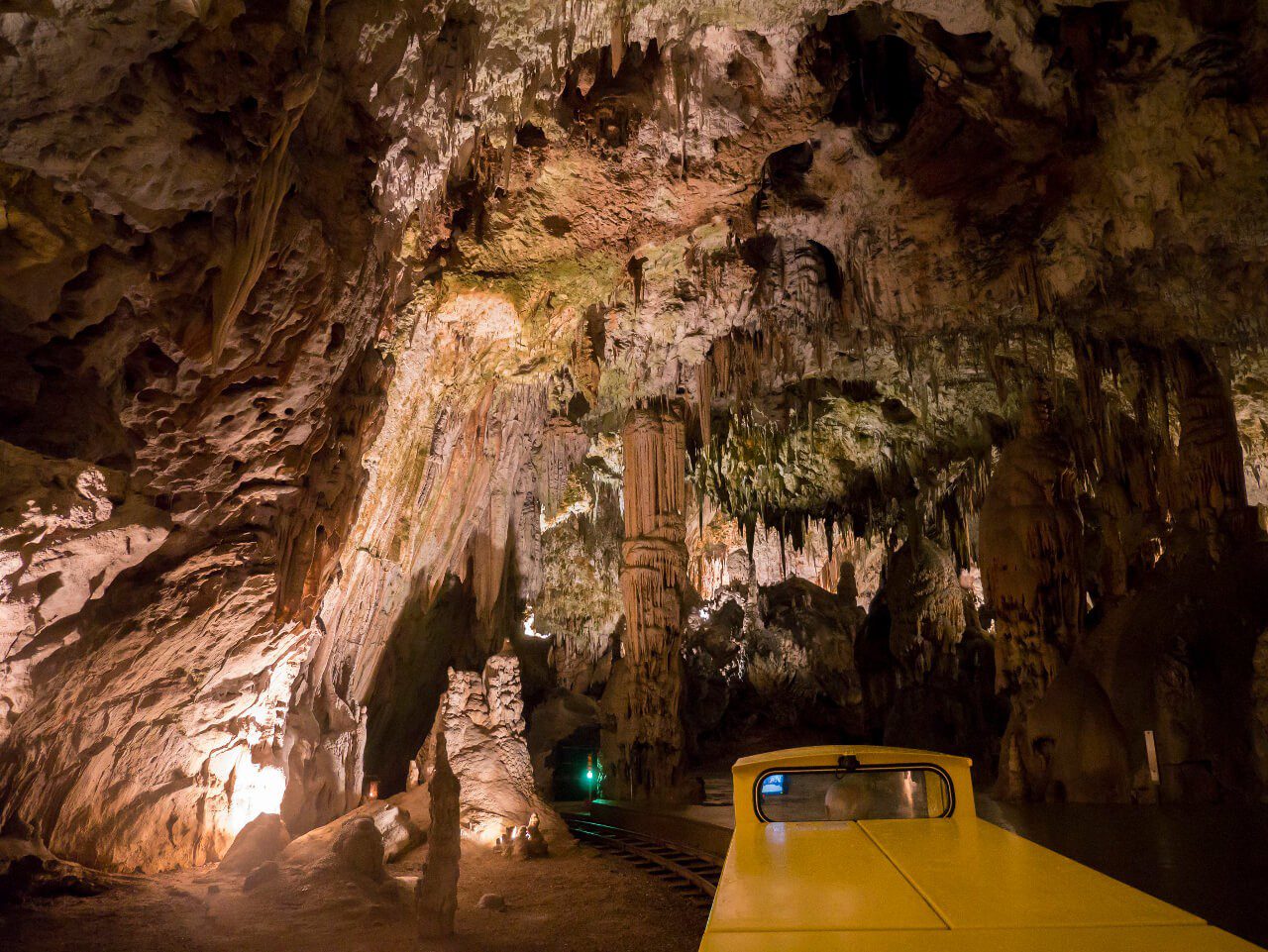 Co warto zobaczyć w Słowenii - jaskinia Postojna