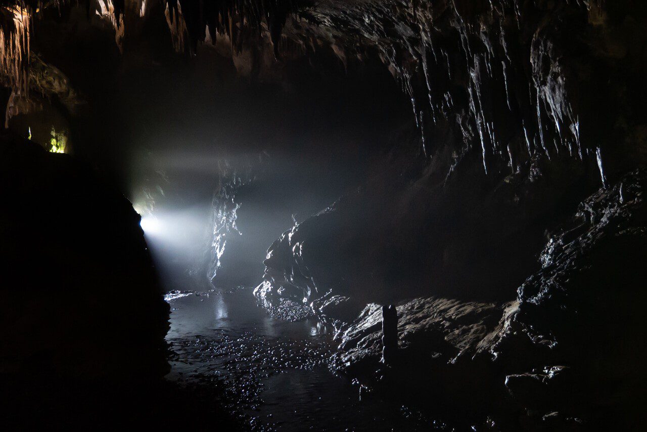 Ciemności w Jaskini Prometeusza