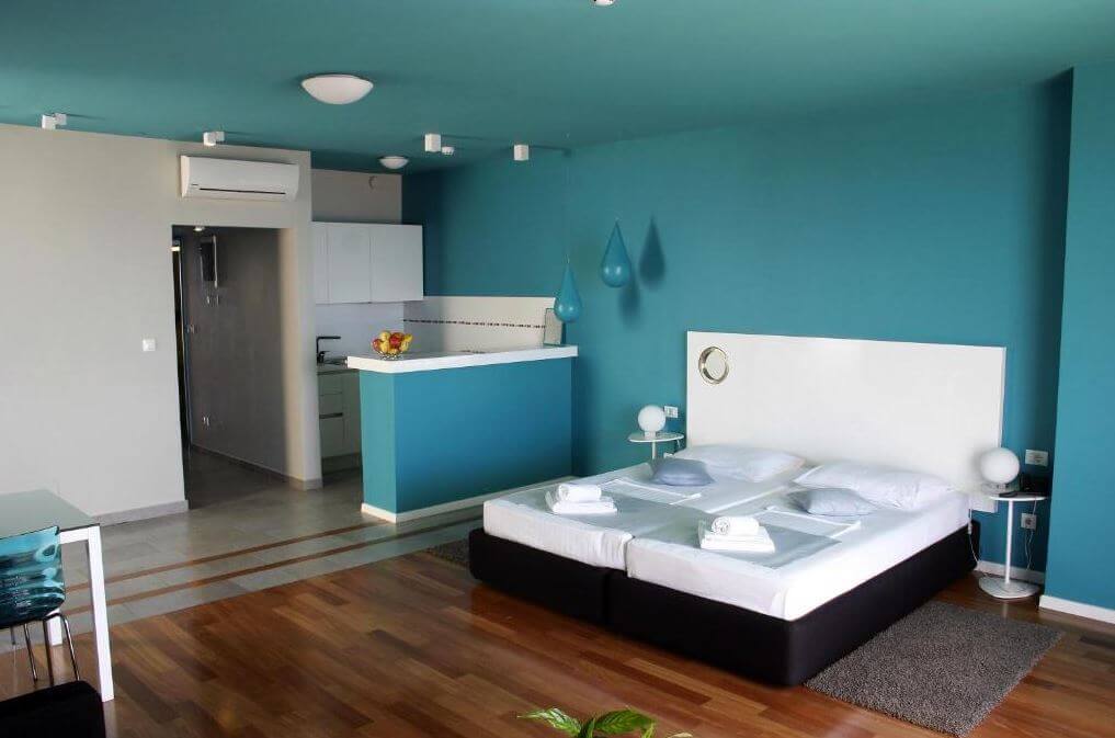 Chorwacja Wyspa Brac Bol gdzie spać noclegi Apartments and Rooms Azzurra