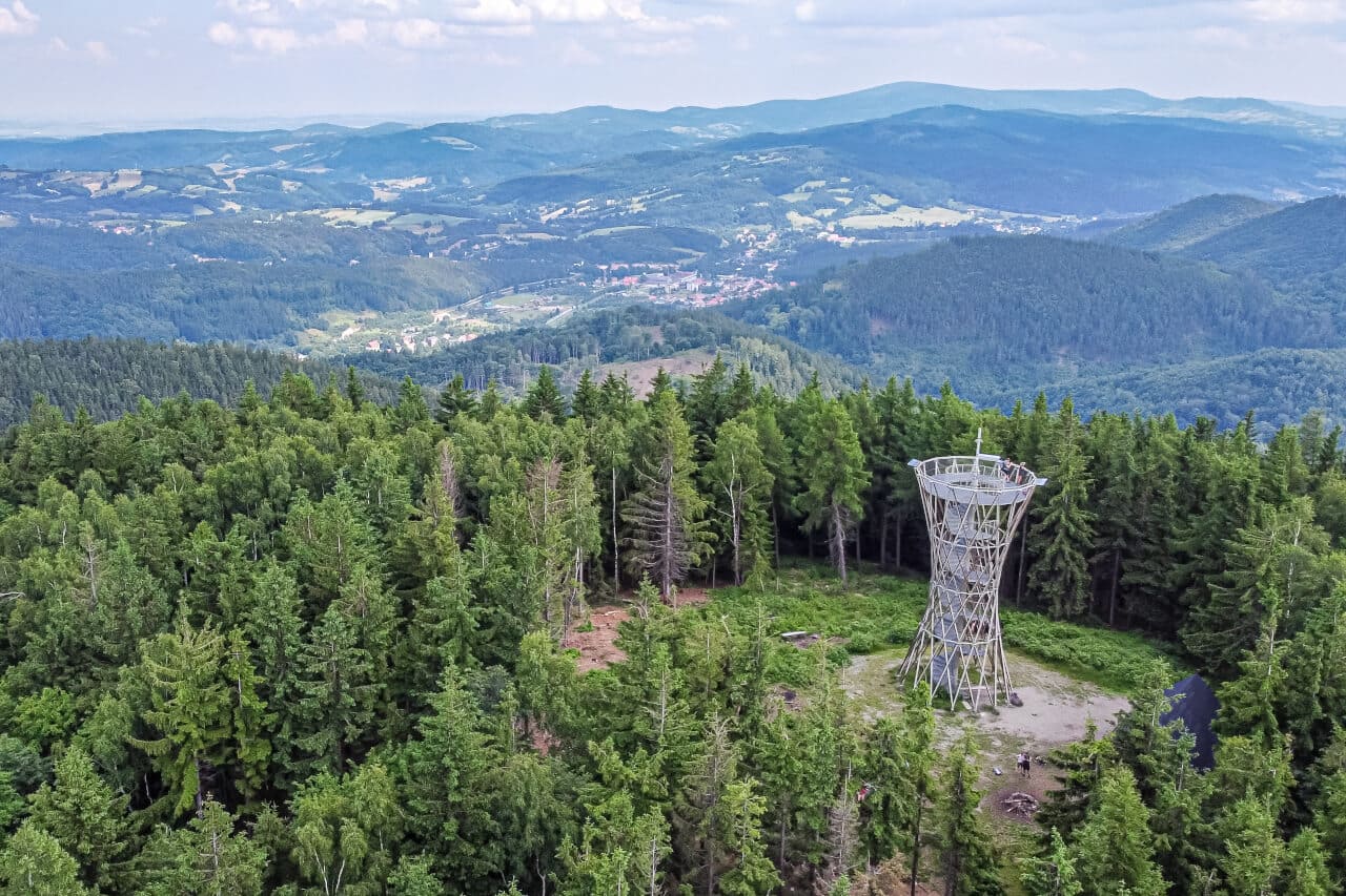 Góry Wałbrzyskie wieża widokowa na Borowej punkty widokowe Dolny Śląsk pomysł na krótką wycieczkę z Wrocławia panorama ładny krajobraz na góry