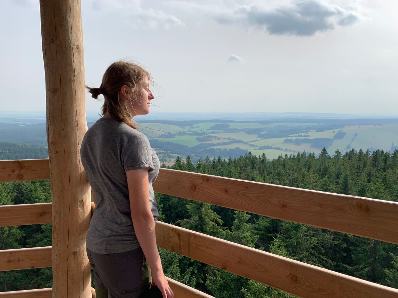 Góry Bystrzyckie wieża widokowa na Czerńcu wieże widokowe punkty widokowe na Dolnym Śląsku pomysły na jednodniowe wycieczki dobre spodnie damskie w góry