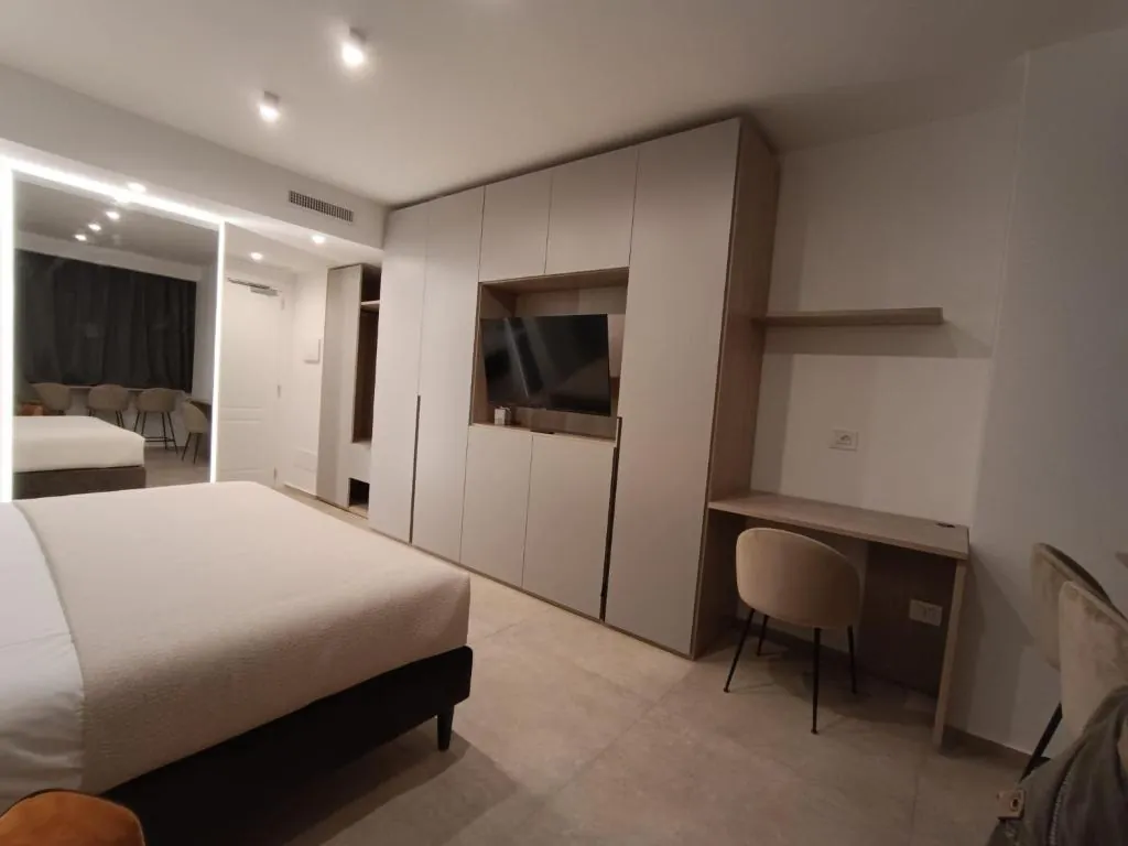 APARTMENT ANDROMEDA