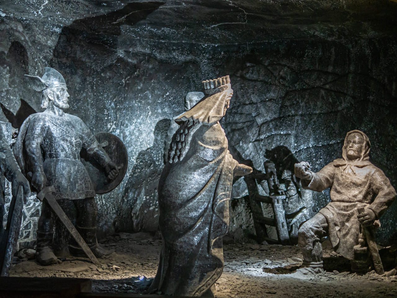 kopalnia soli w wieliczce rzeźby z soli legenda o świętej kindze