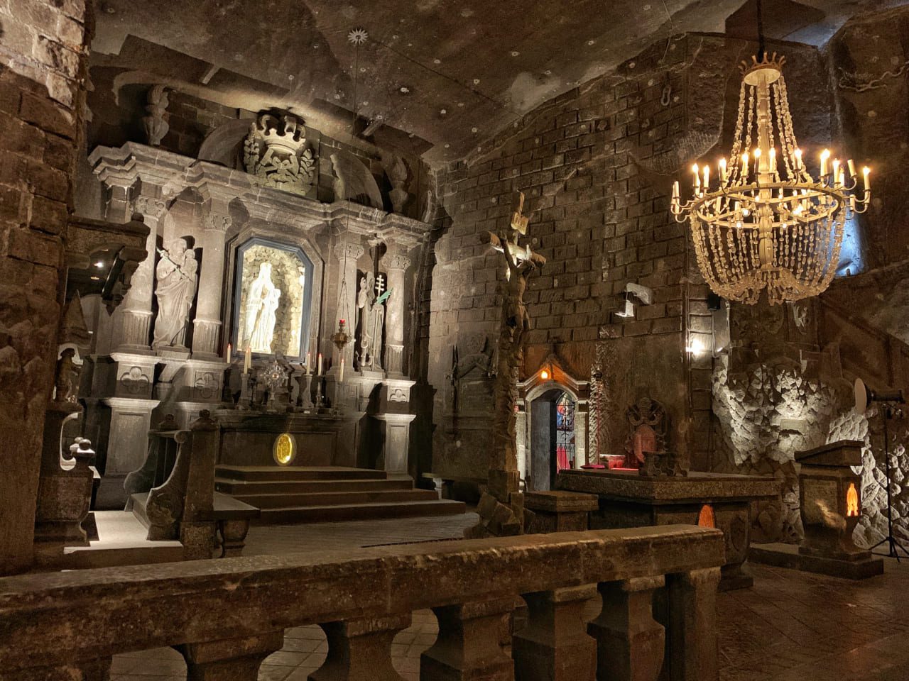 kopalnia soli wieliczka ołtarz kaplica św kingi