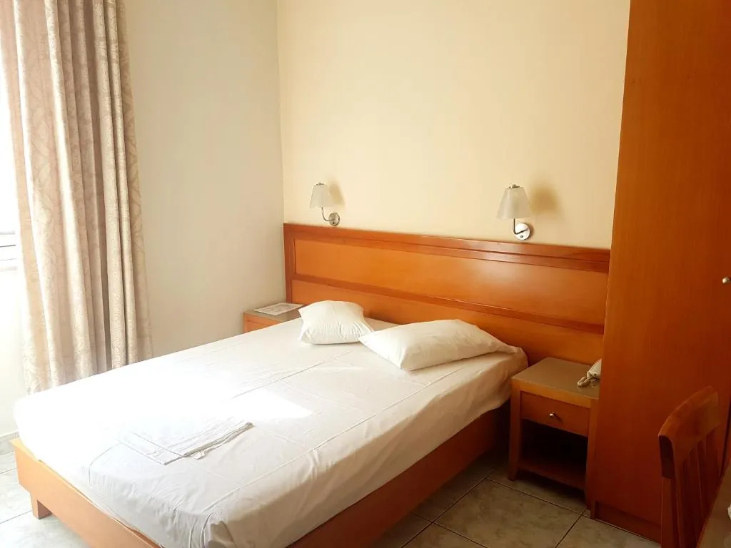 Zarezerwuj teraz Lena Hotel