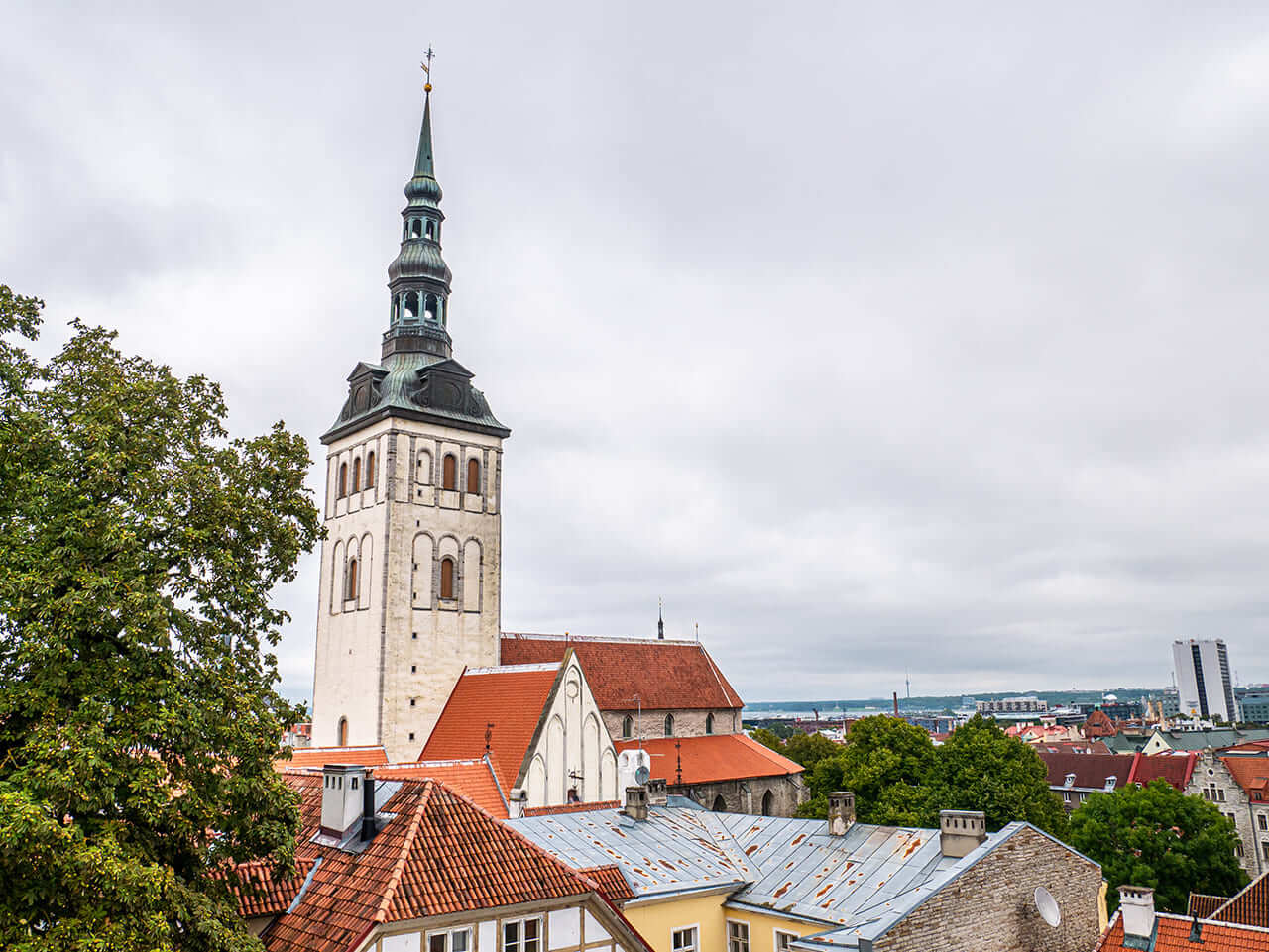 Tallin widok na Kościół św. Mikołaja