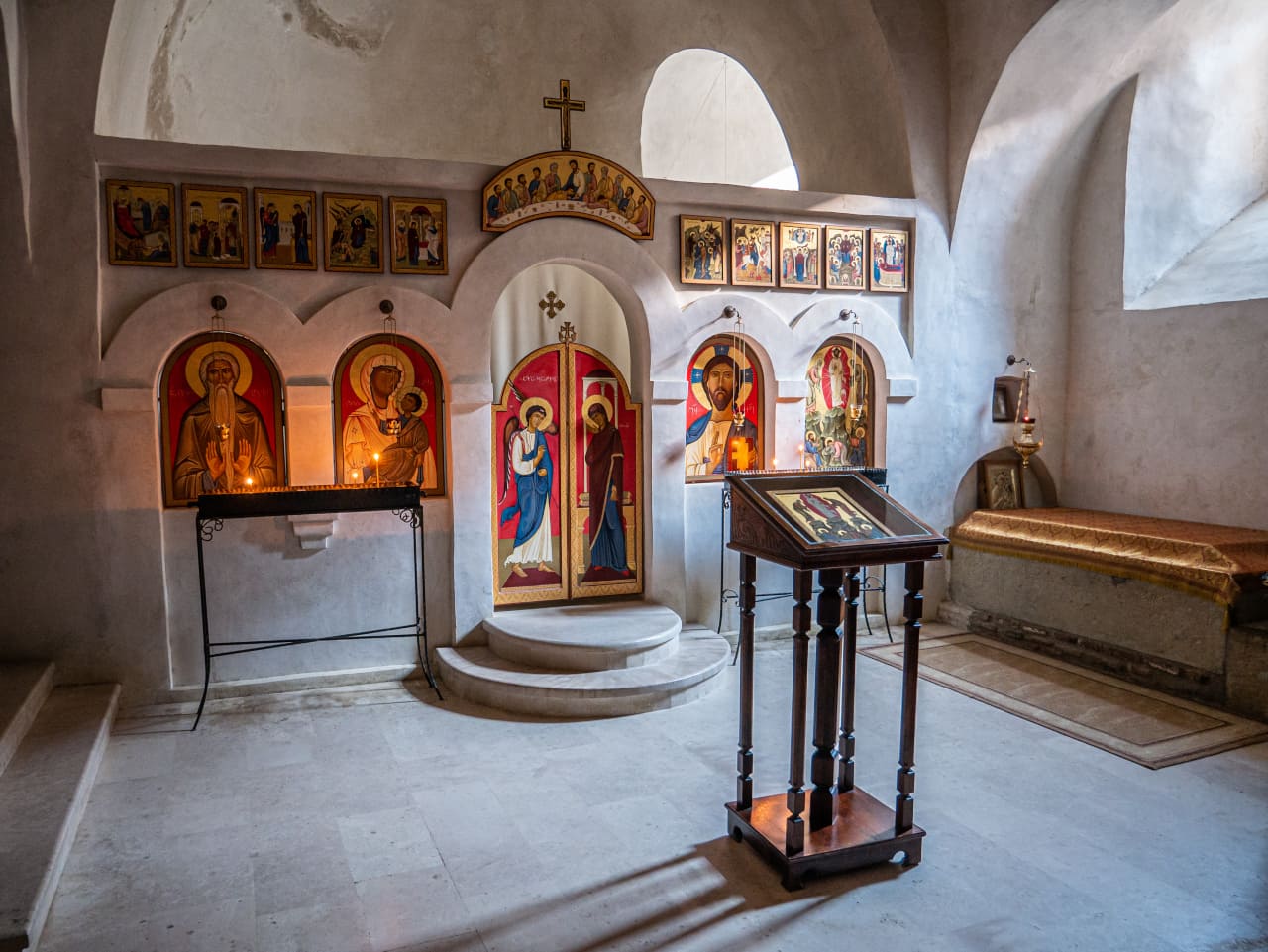 Gruzja Dawit Garedża wnętrze cerkwi