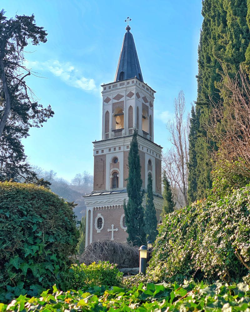Gruzja klasztor Bodbe wieża
