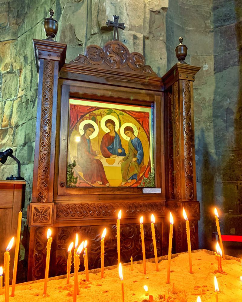 Gruzja monastyr Jvari ikona świece