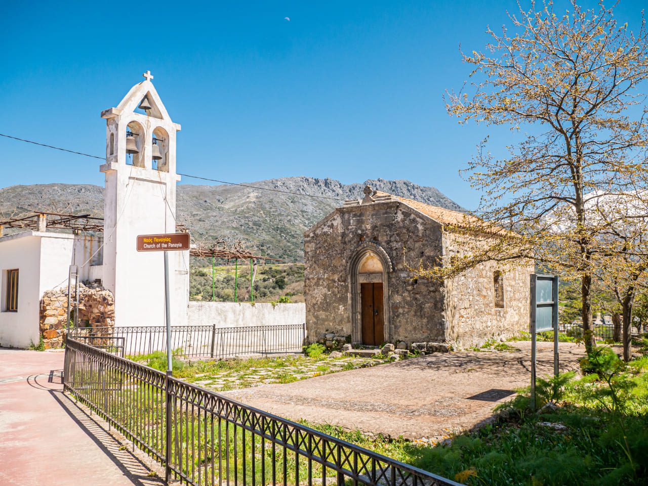 Kreta wioska Thronos kościół