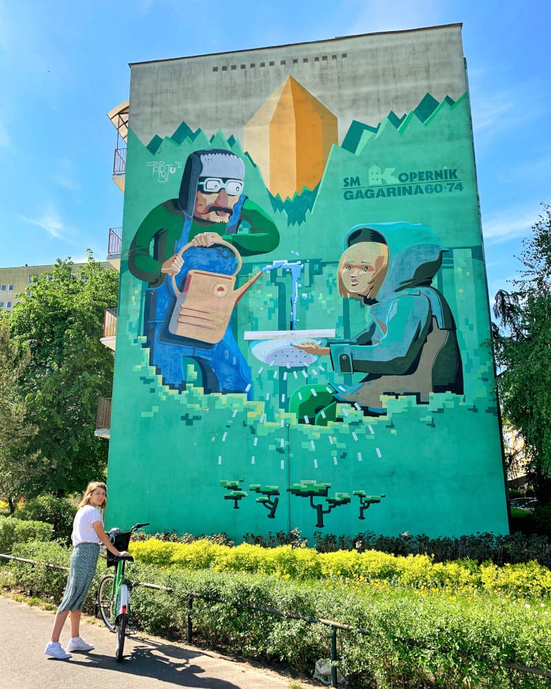 Toruń mural dziewczyna
