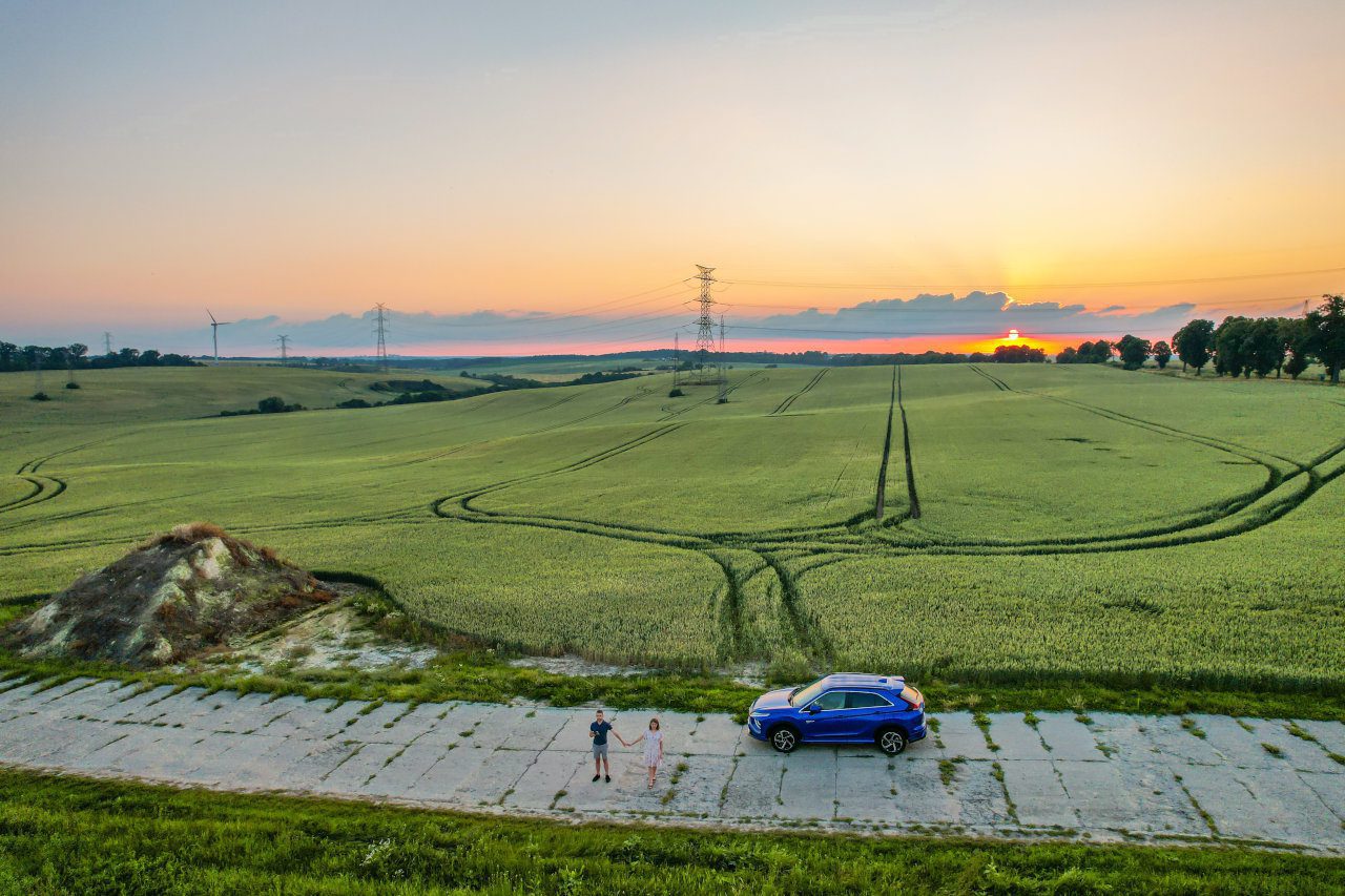 Kociewie auto zachód słońca