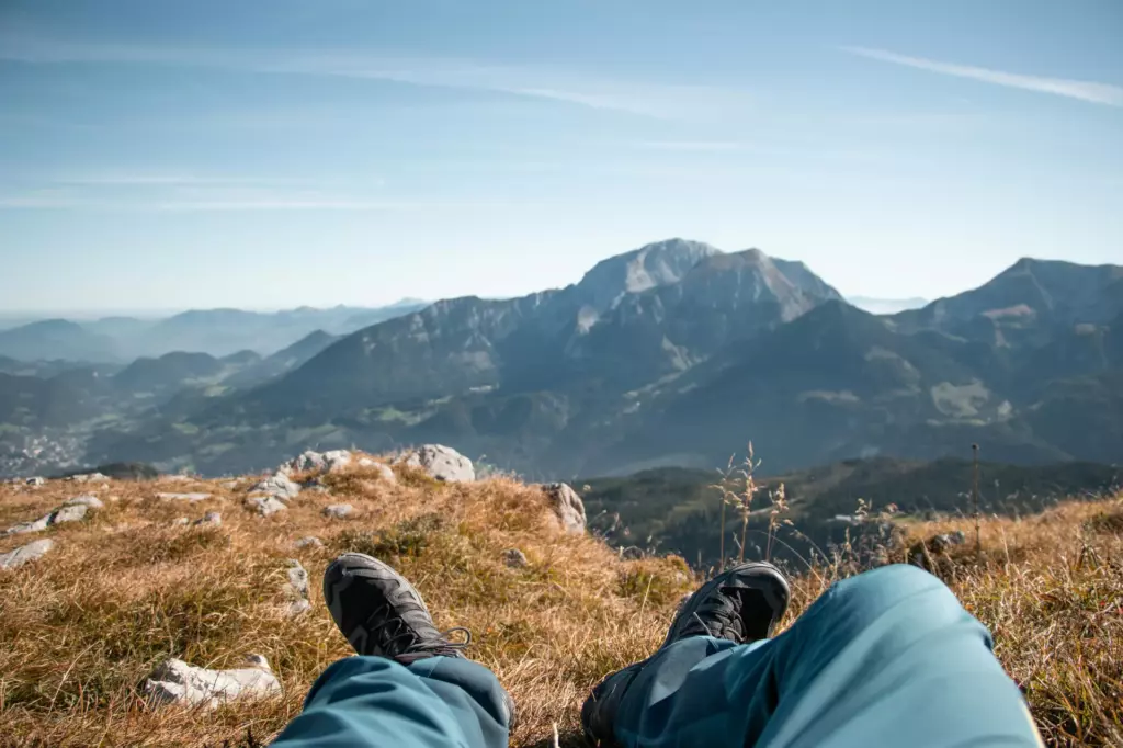 buty trekkingowe nogi góry
