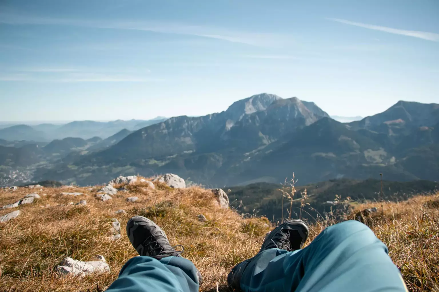 buty trekkingowe nogi góry