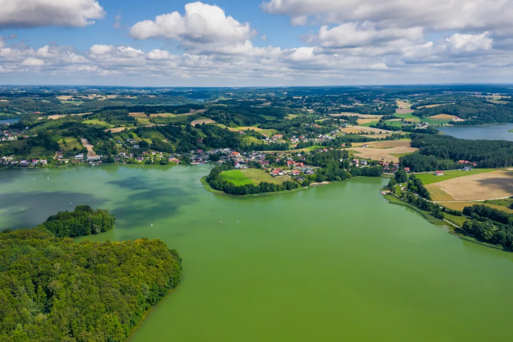 Widok z lotu ptaka na Kaszubski Park Krajobrazowy. Kaszuby