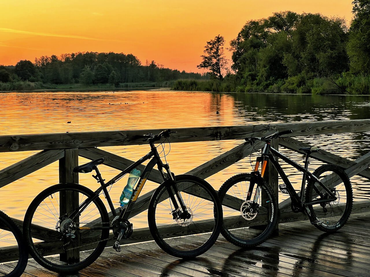 kąpielisko rowery zachód słońca