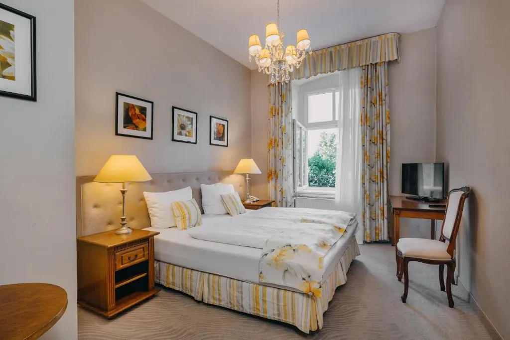 Pałac Brunów (Brunów)