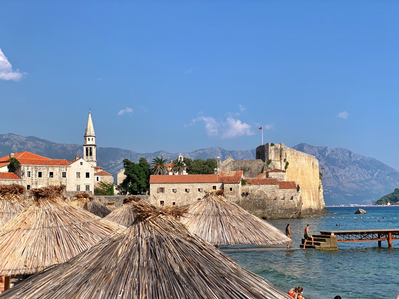 Czarnogóra Budva twierdza kościół plaża