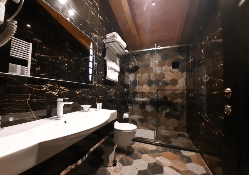 Albania Durres Hotel Kloest łazienka