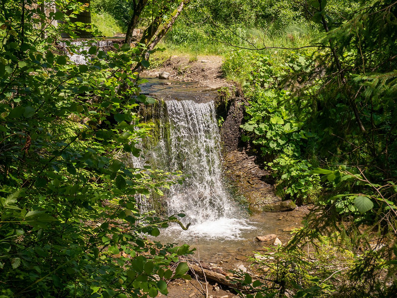 Bieszczady wodospad Ostrowskich w Wetlinie