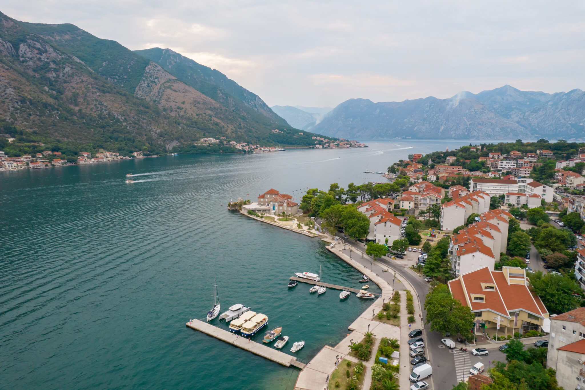 Czarnogóra Zatoka Kotorska z drona