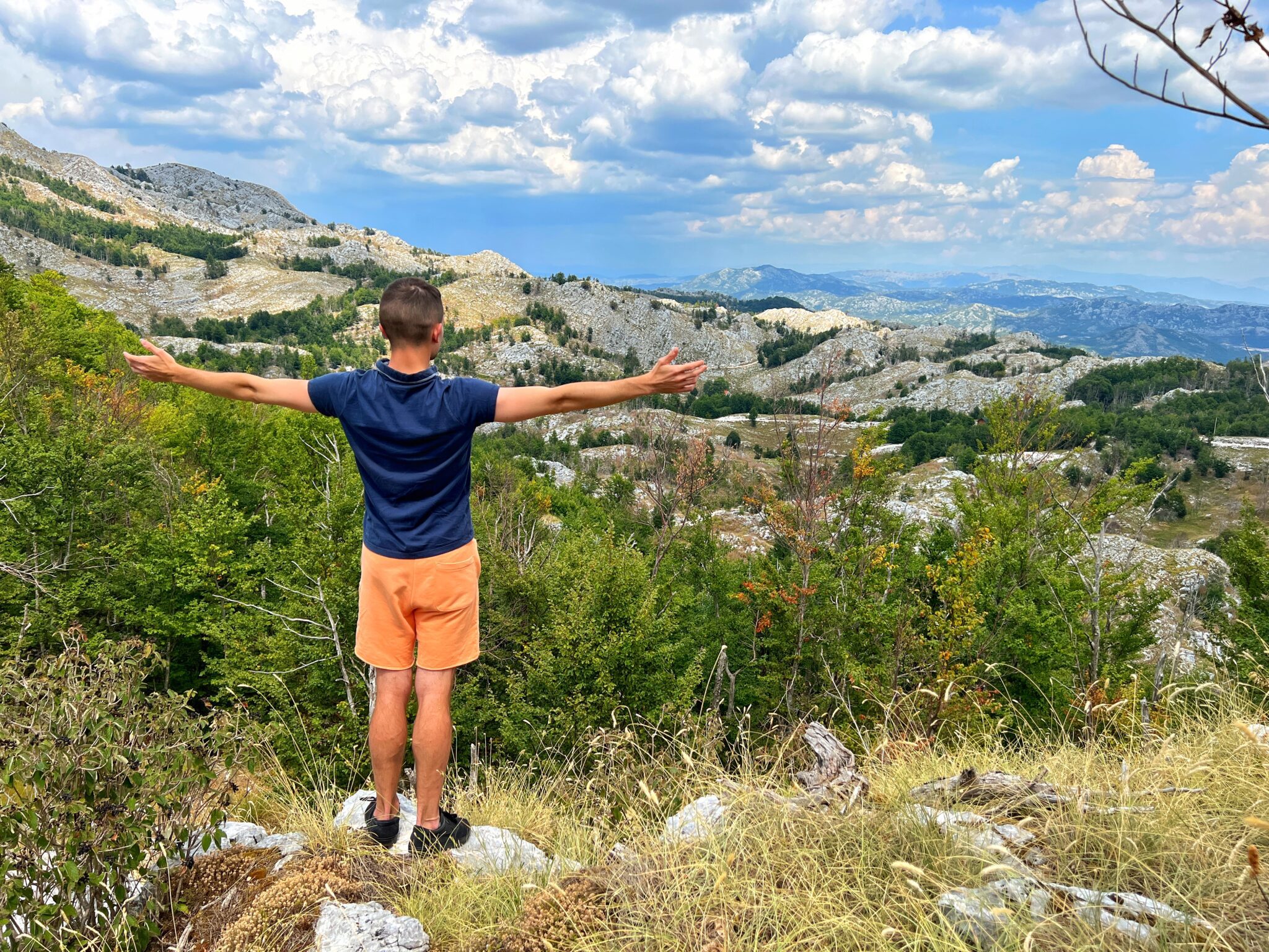 Czarnogóra Park Narodowy Lovćen chłopak krajobraz
