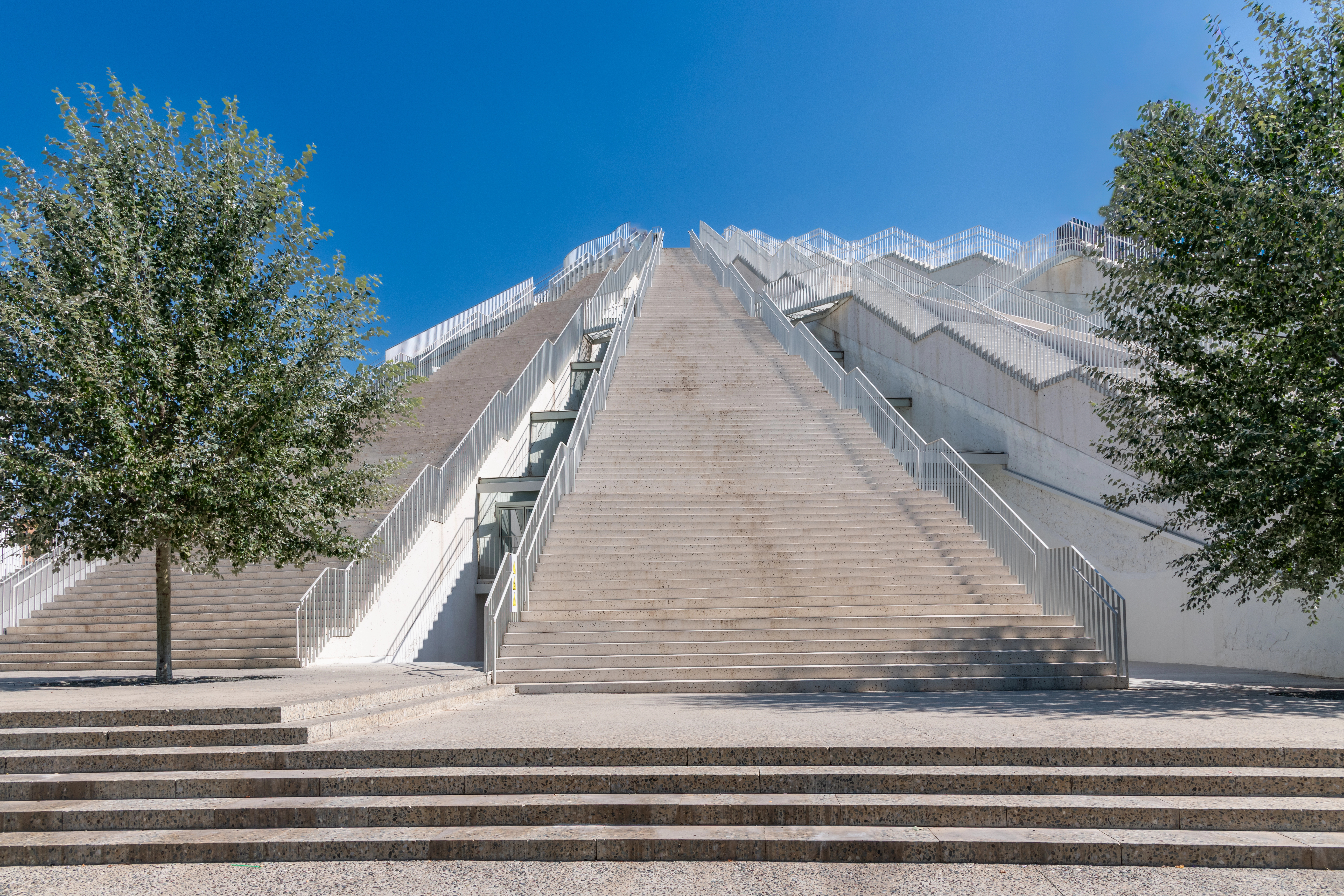 Tirana Piramida Albania