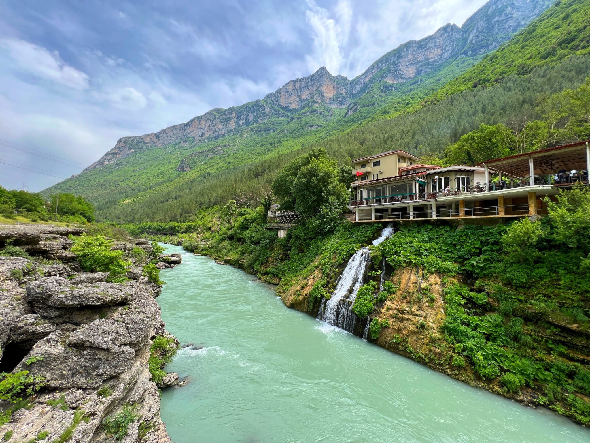 Albania kanion Langarica Wodospad Vjosa rzeka