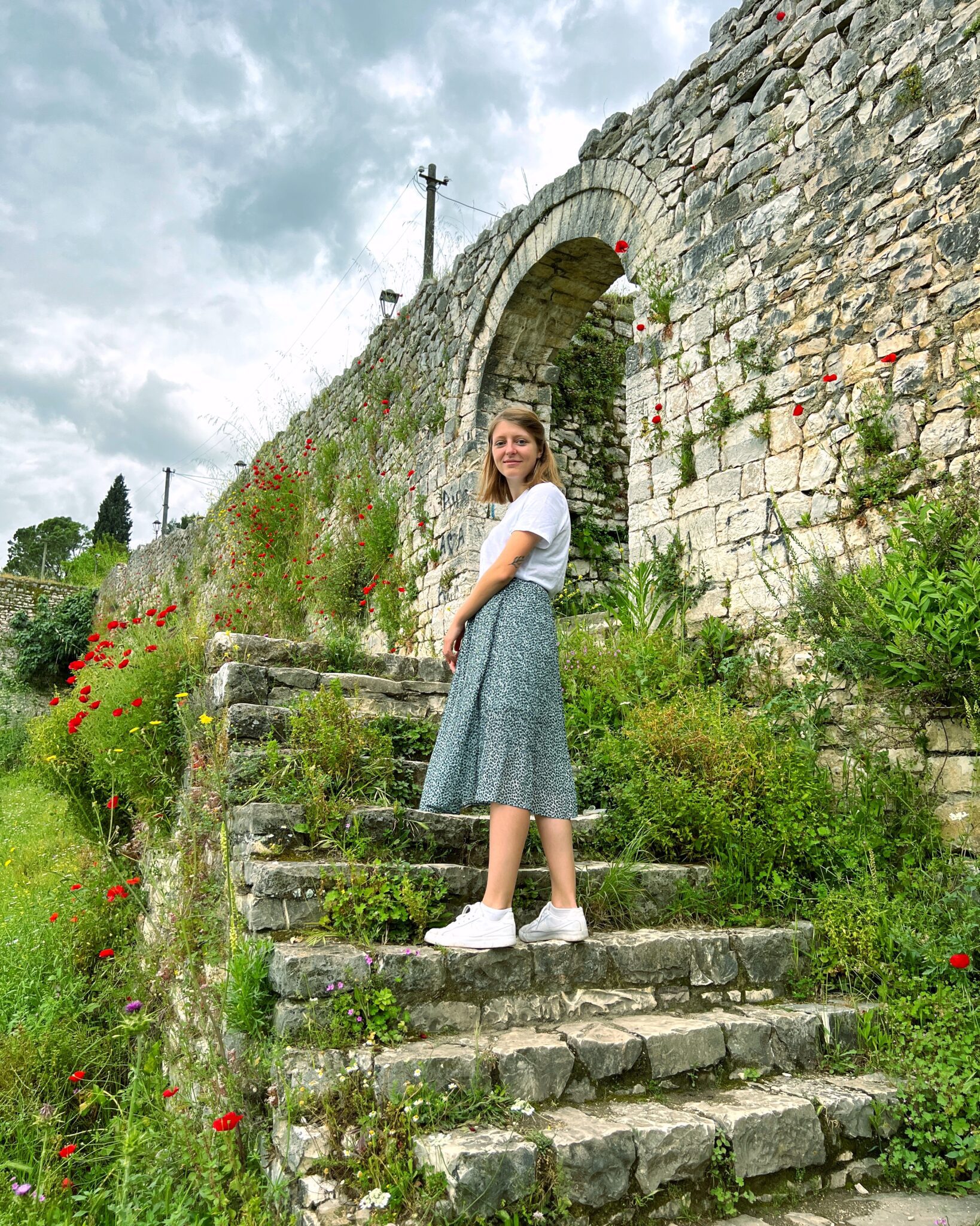 Albania Berat dziewczyna wejście zamek schodki