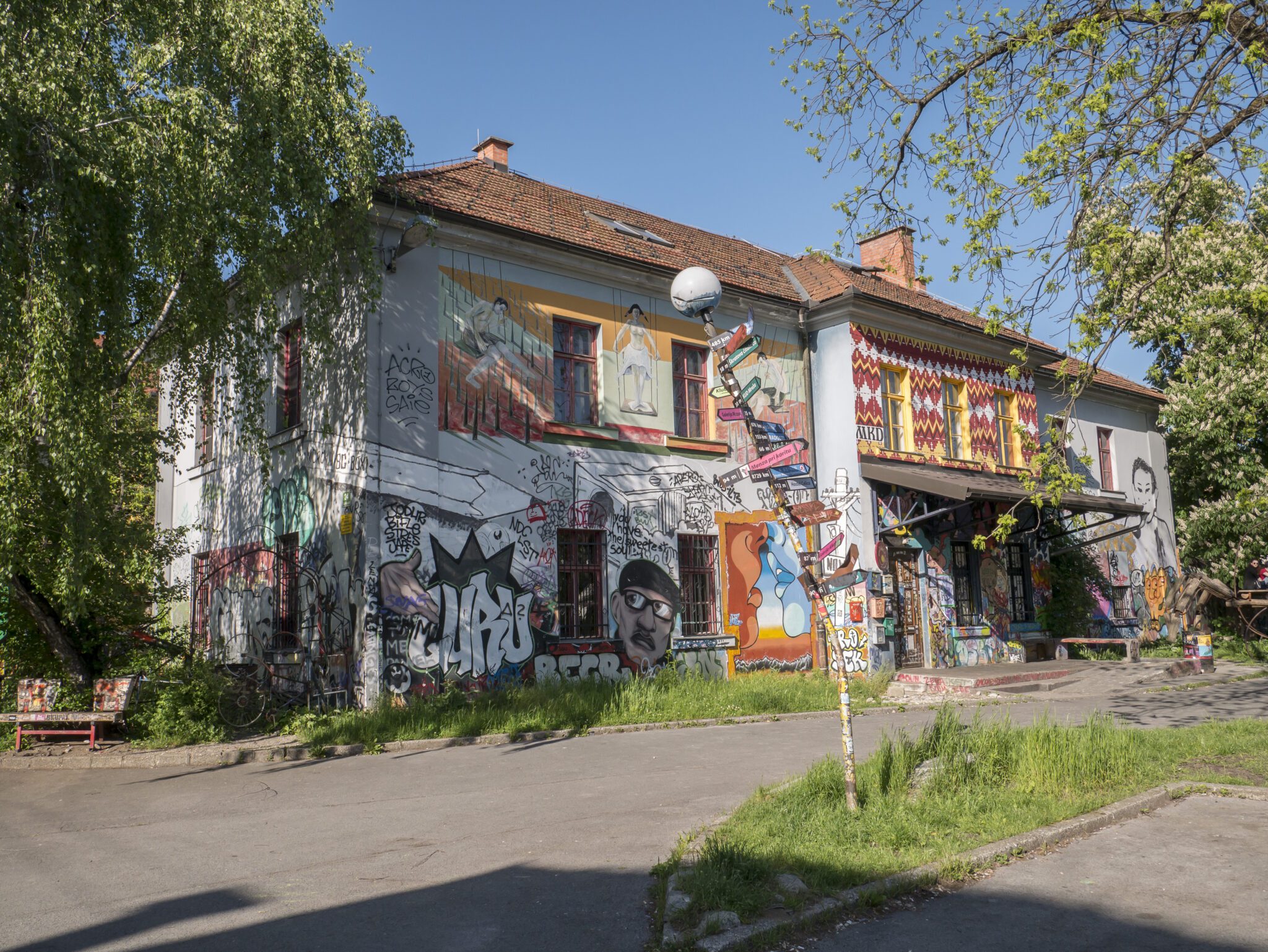 Słowenia Lublana Metelkova budynek mural