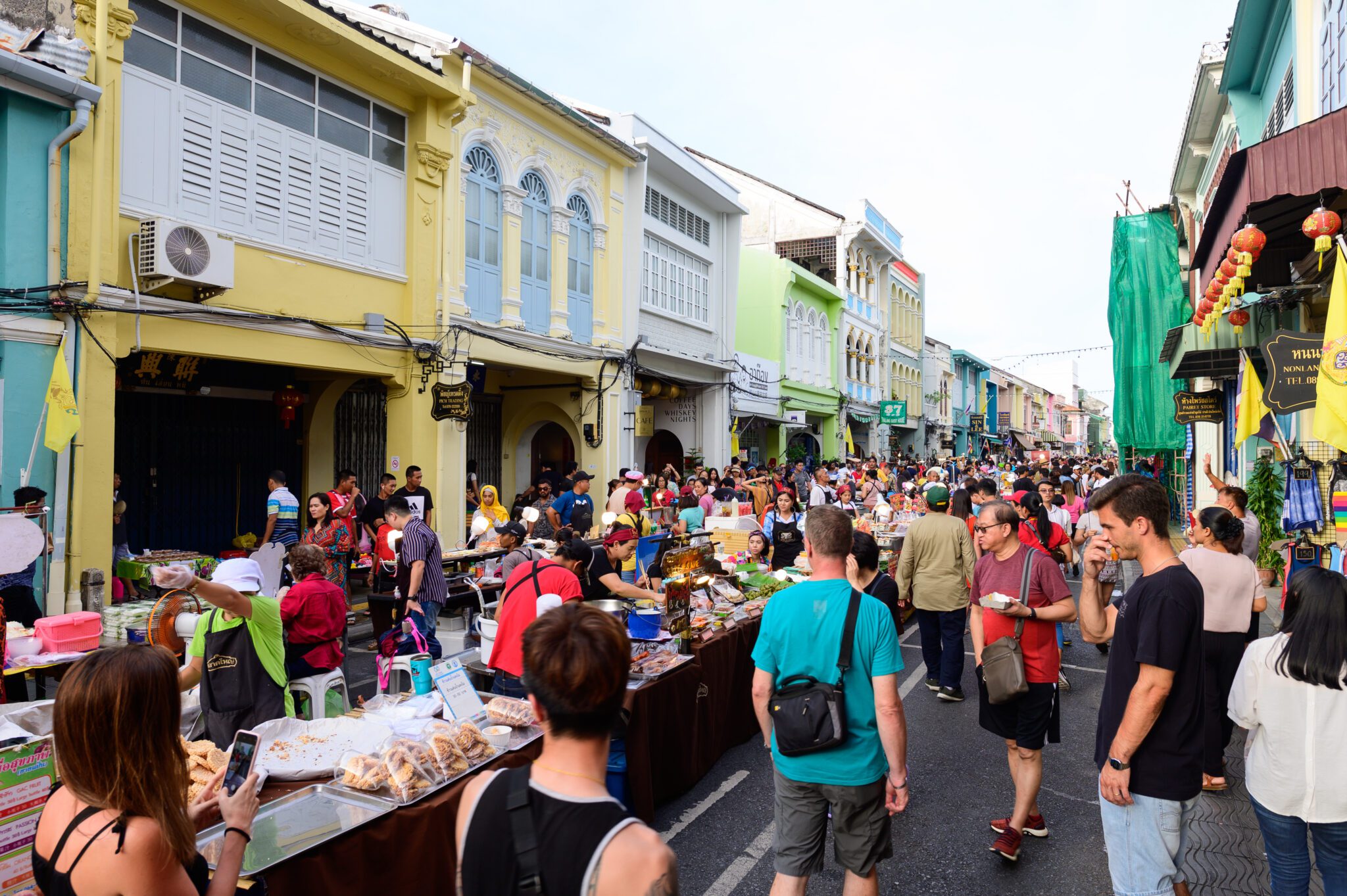 Tajlandia Phuket Town ulica ludzie targ żywności