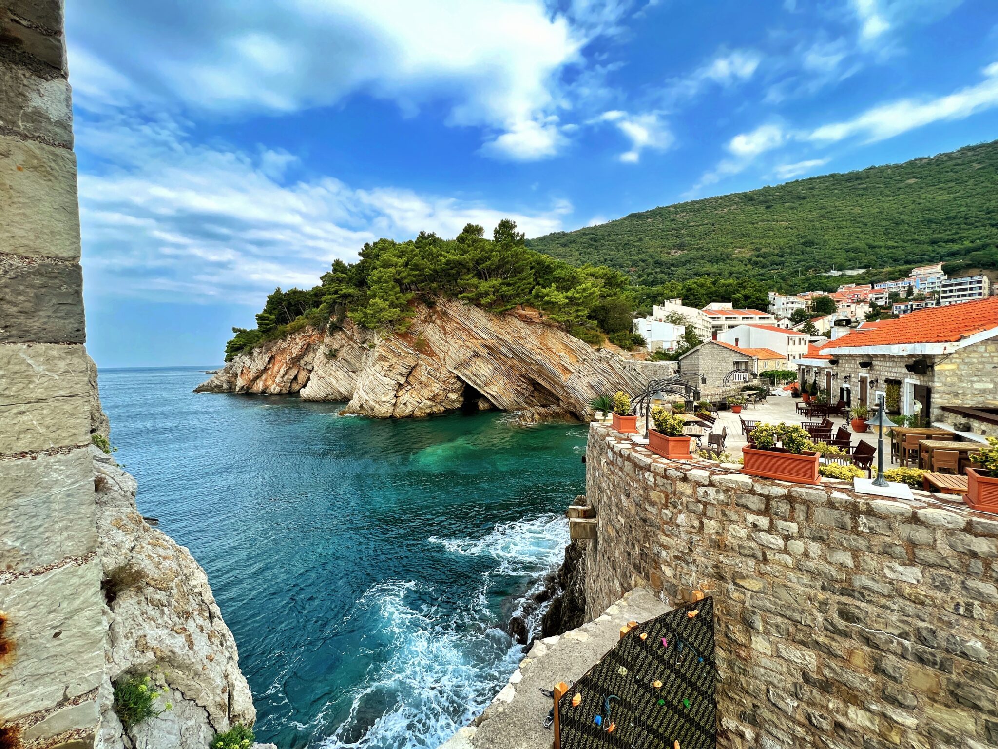 Czarnogóra Petrovac na Moru zamek Kastio skały