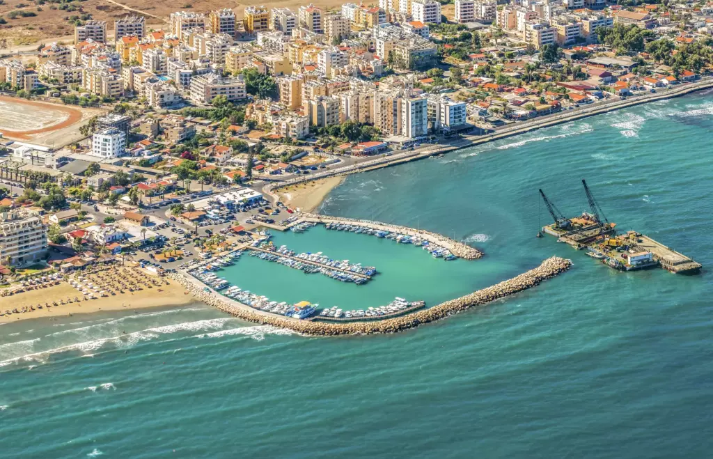 wybrzeże Larnaca Cypr