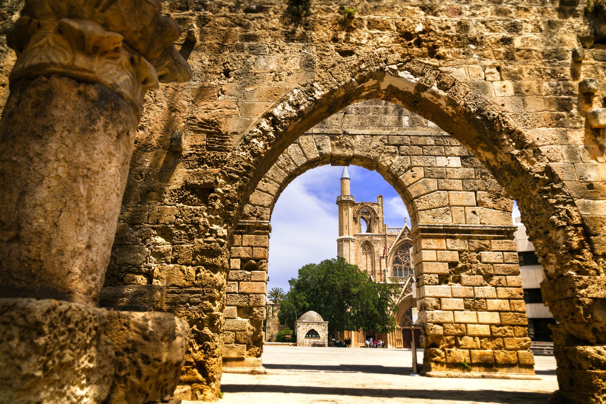 Famagusta kościół brama