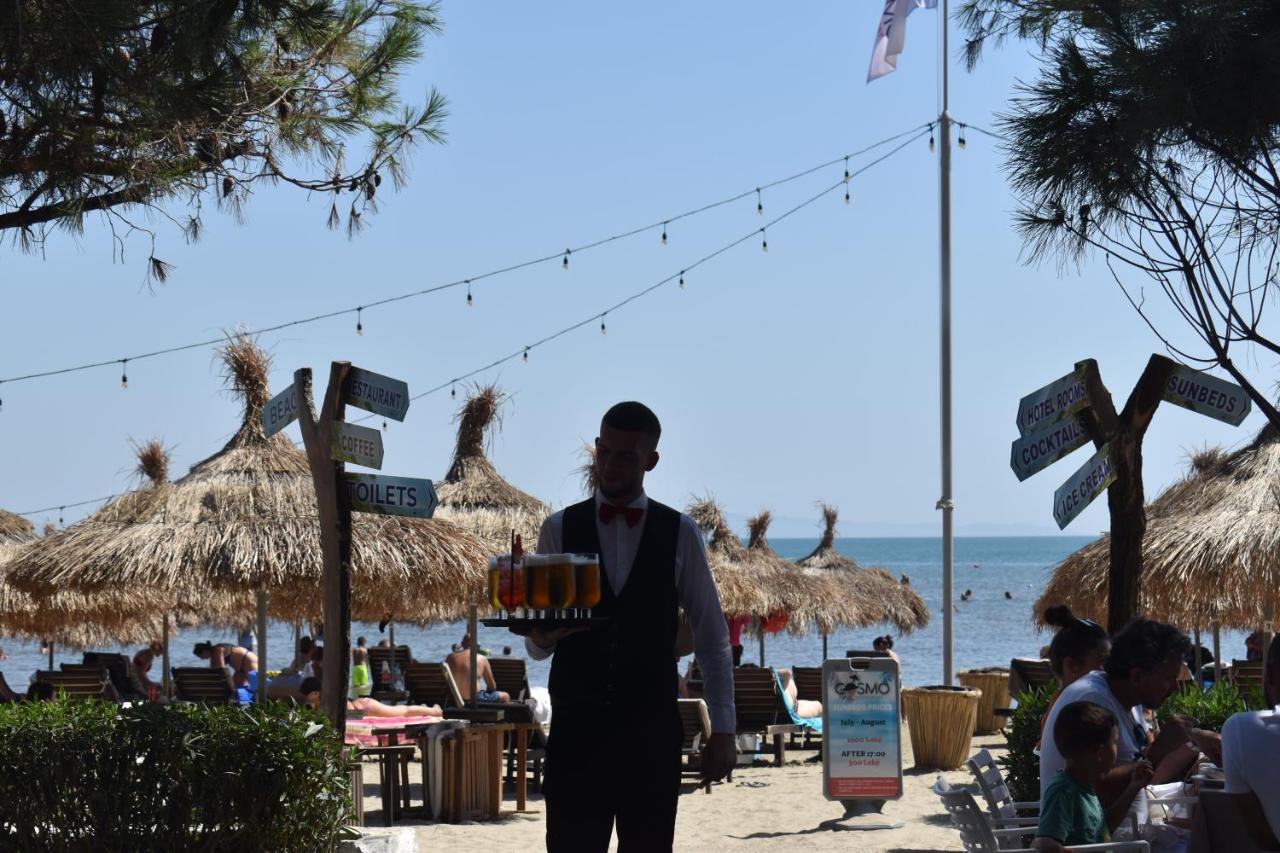 COSMO gdzie spać Albania restauracja na plaży