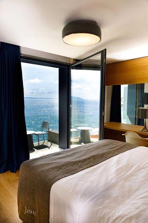 Burzë Hotel gdzie spać Albania pokój z balkonem