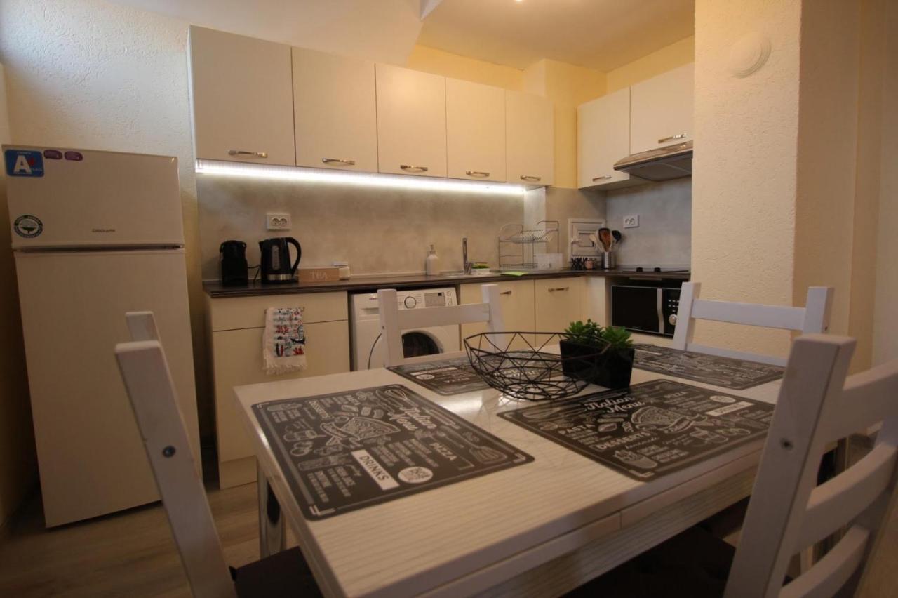 Apartament Happy Holiday Lazur gdzie spać Burgas kuchnia