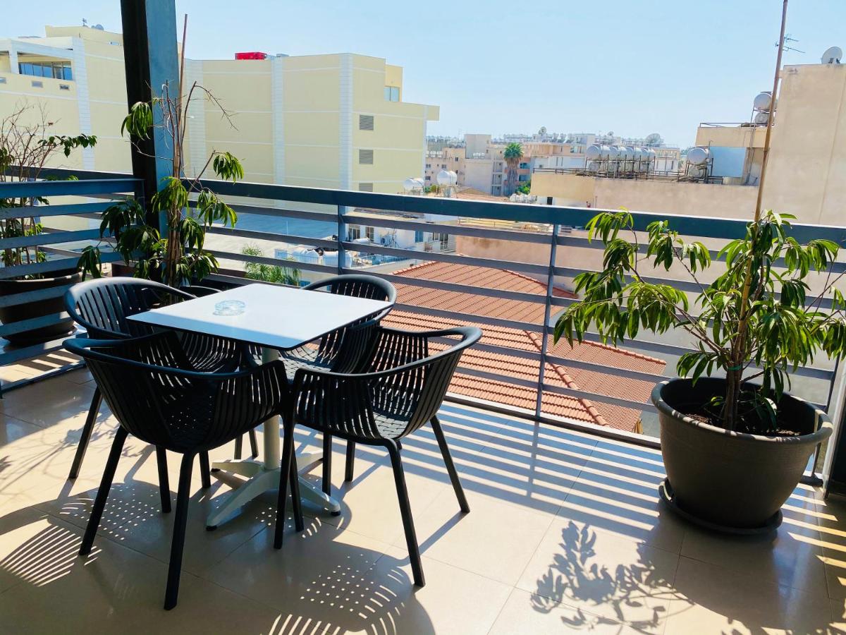 Eleonora Hotel Apartments gdzie spać Larnaka balkon