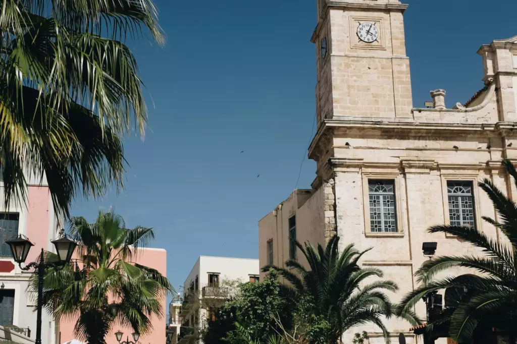 Chania miasto palmy wieża kościół