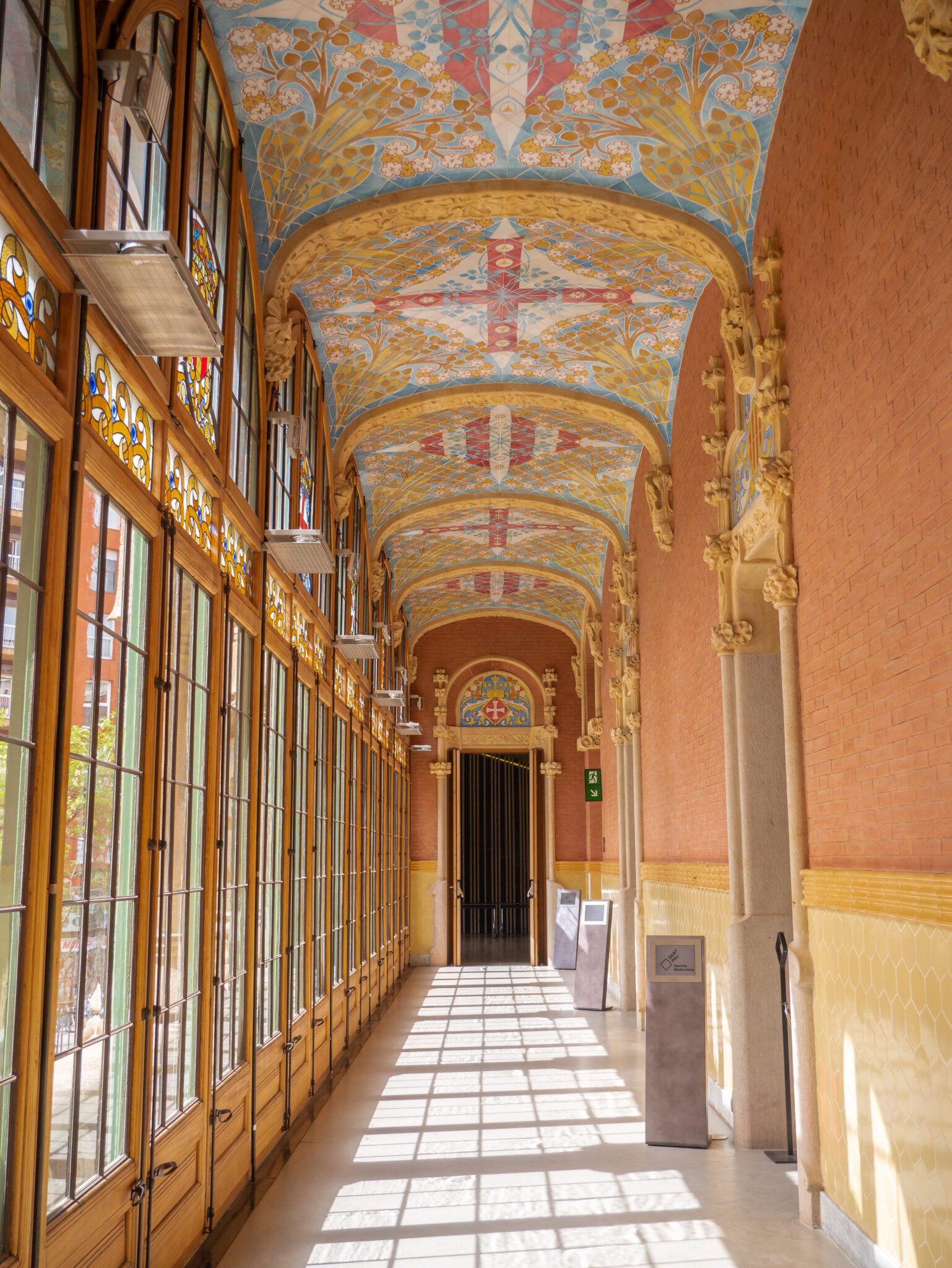 Barcelona korytarz szpital św. Pawła