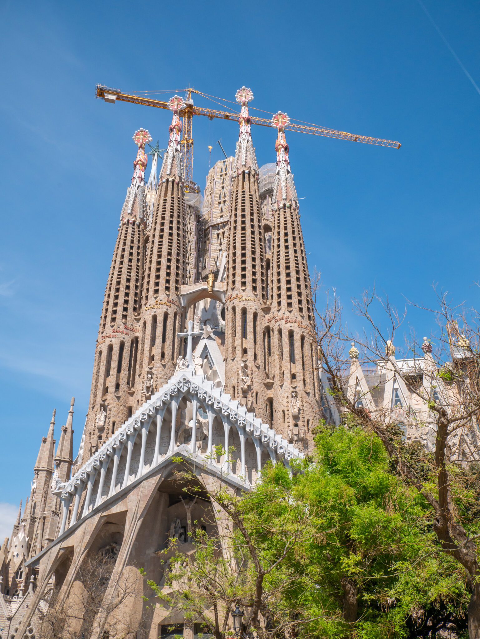 Barcelona Sagrada Familia dźwigi