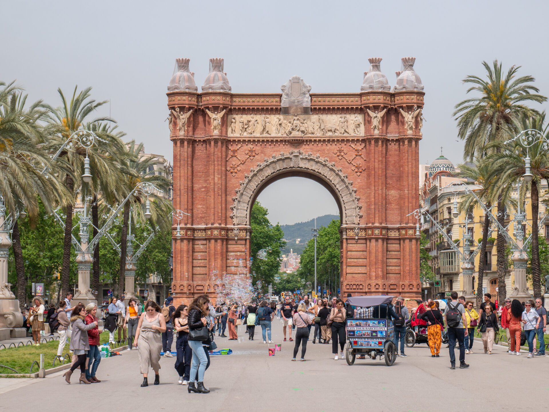 Barcelona: TOP 21 atrakcji i miejsc, które trzeba zobaczyć
