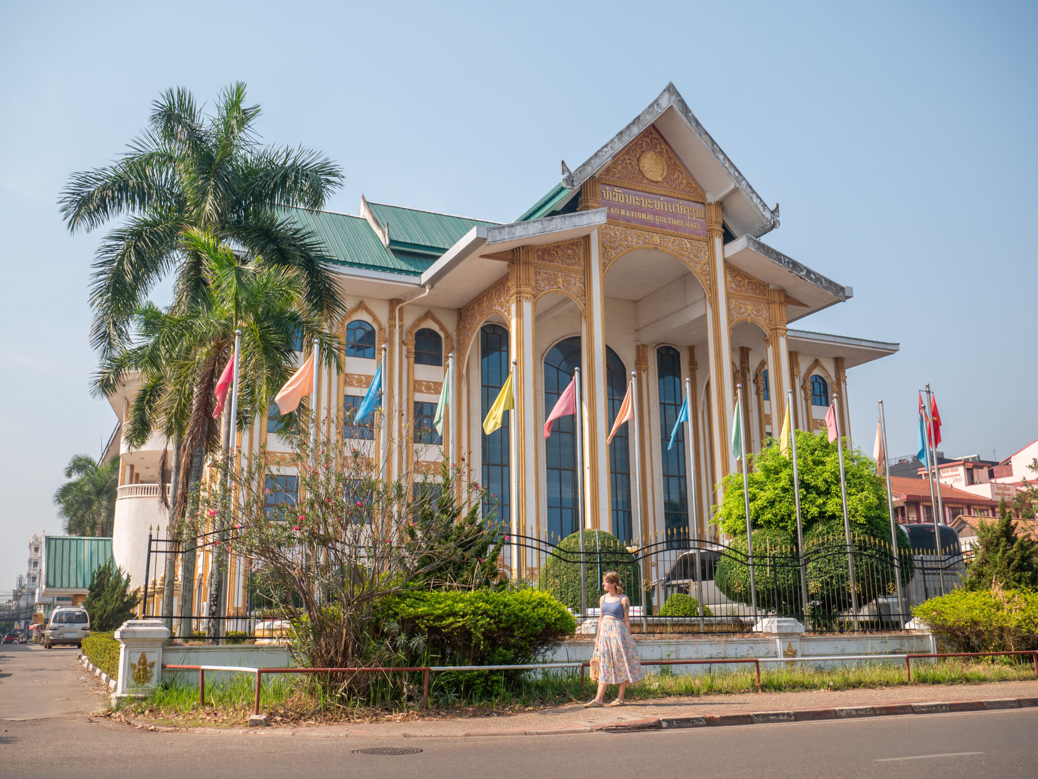 Laos Wientian Lao Cultural Hall dziewczyna ulica